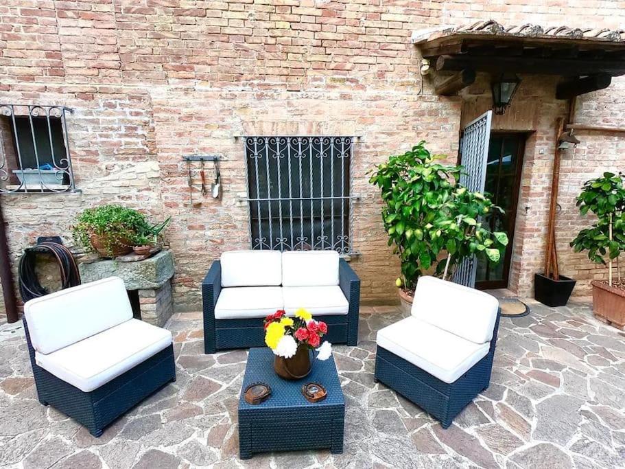 Вилла Casa Lazzaro Al Centro Di Сиена Экстерьер фото