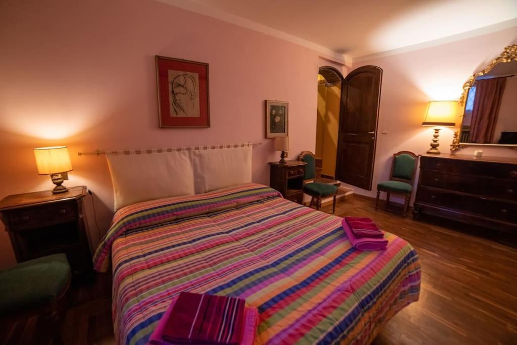 Вилла Casa Lazzaro Al Centro Di Сиена Экстерьер фото
